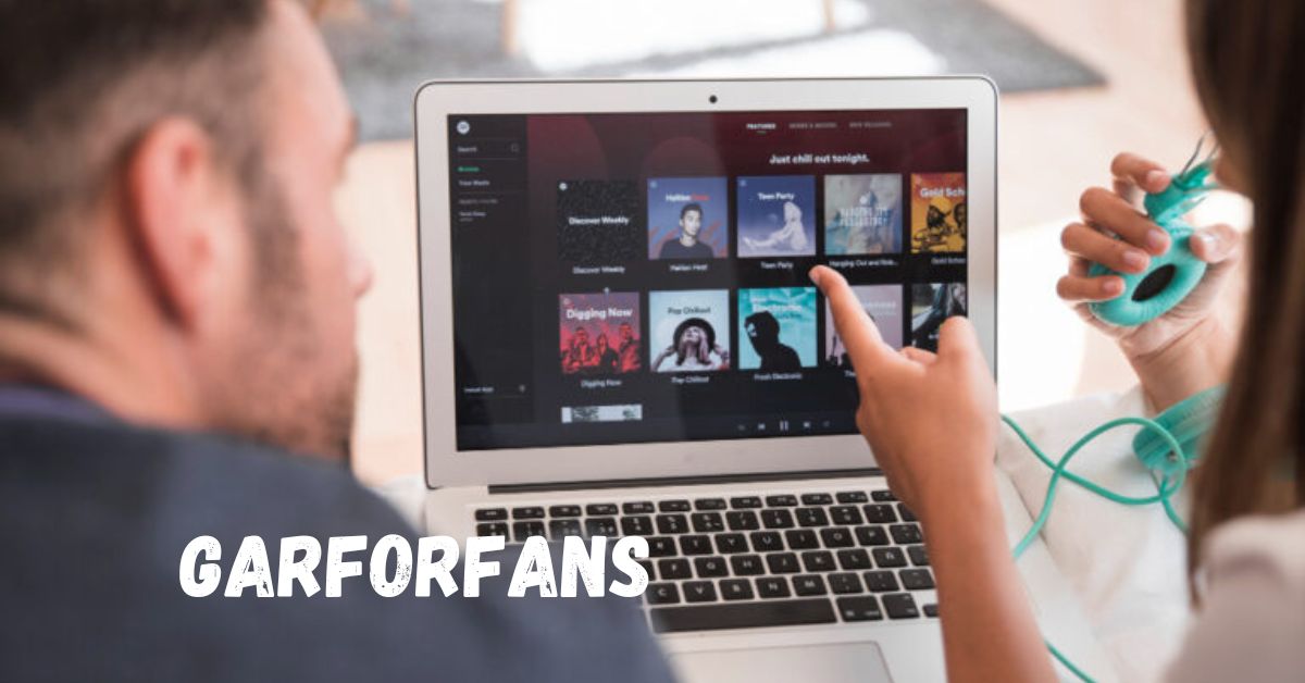 Garforfans: Understanding the Online Community and Its Growing Popularity